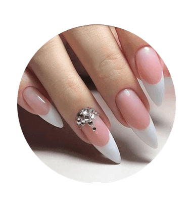 Unhas com acabamento delicado, do acervo da marca